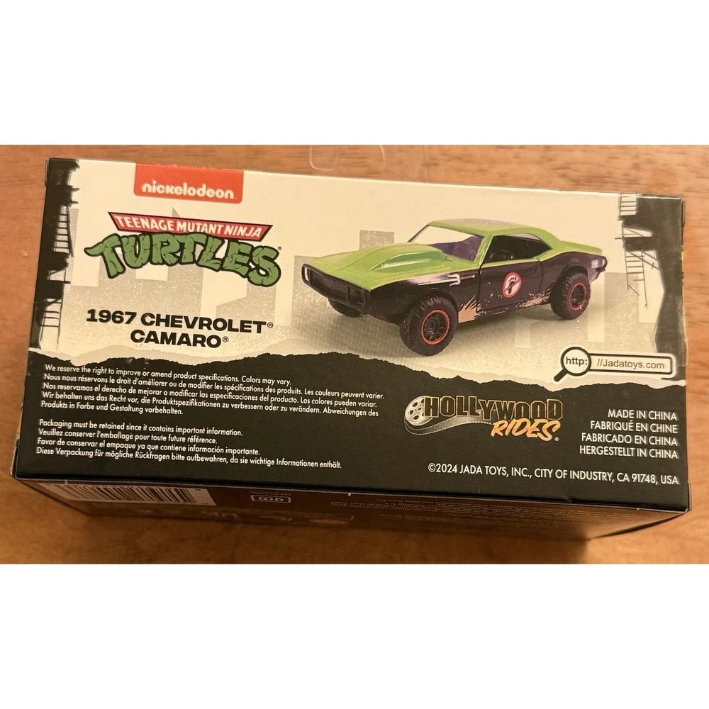 Jada Toys - 1:32 1967 Chevy Camaro with Teenage Mutant Ninja Turtles TMNT SEALED
